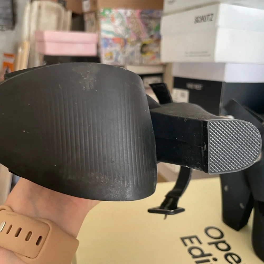 Steve Madden bold platform